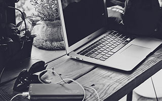 别只盯比分：德甲拜仁补时连给两次任意球，直接炸锅，有人当场改口